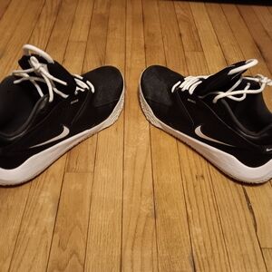 Nike Men's Black and White Sneakers